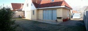 Pamela Espinoza G. Avisos gratis en Chile en TilTil |  CASA GRANDISIMA, AMPLIO PATIO CON TERRAZA Y JARDIN FRONTAL, 3.750 UF 338 mts cuadrados Total,132 mts cuadrados contruidos