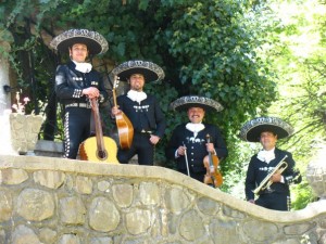 Mariachi chile mexico Avisos gratis en Chile en Las Condes |  Mariachis en vivo 02-7279788, Mariachis a domicilio