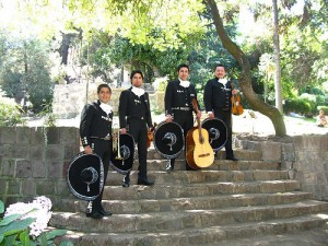 Mariachi chile mexico Avisos gratis en Chile en La Florida |  Charros a domicilio 02-7279788, Grandes serenatas con mariachi chile mexico
