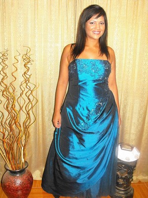 MARCELA MU&Ntilde;OZ Avisos gratis en Chile en La Reina |  ARRIENDO VESTIDOS  -LA REINA 800 VESTIDOS MADRINAS ALTANOCHE Y GALAS  8-958, LLAMANOS 8/9581664   y coordinemos una visita 2736368 atencion todo el a&ntilde;o