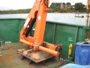 Daniel Vega Salinas Avisos gratis en Chile en Puerto Montt |  Gr&uacute;a articulada marina, Guerra M75.90