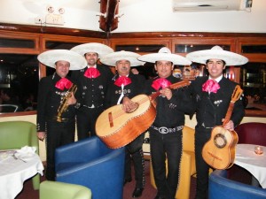 Mariachis Chile Mexico Avisos gratis en Chile en Quinta Normal |  Mariachis Chile Mexico canta  las madres este 13 de Mayo, Mariachis a domicilio 027279788