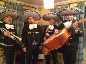 Mariachis Chile mexico Avisos gratis en Chile en Quinta Normal |  Este san valent&iacute;n enamora con mariachis a la puerta, Mariachis chile mexico expertos!! 027279788