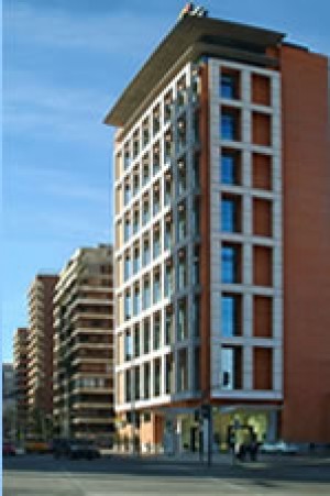  Avisos gratis en Chile en Las Condes |  NUEVOS ESTACIONAMIENTOS P&Uacute;BLICOS EN SECTOR PLAZA PER&Uacute; (EL GOLF), HOTEL HOLIDAY INN EXPRESS ABRI&Oacute; SUS ESTACIONAMIENTOS AL P&Uacute;BLICO