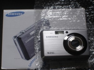 Enrique Lobos  Avisos gratis en Chile en Las Condes |   Se vende C&aacute;mara Digital Samsung ES55 de 10.2 Mega p&iacute;xeles Nueva sin uso co, C&aacute;mara Digital Nueva sin uso con garantia